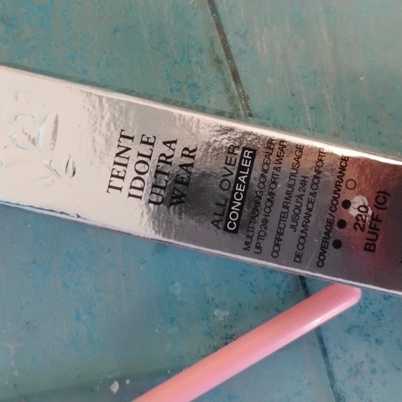 NIB Lancome Tient Idole Ultra Wear All Over Concealer - 220 Buff (C) - Picture 5 of 10